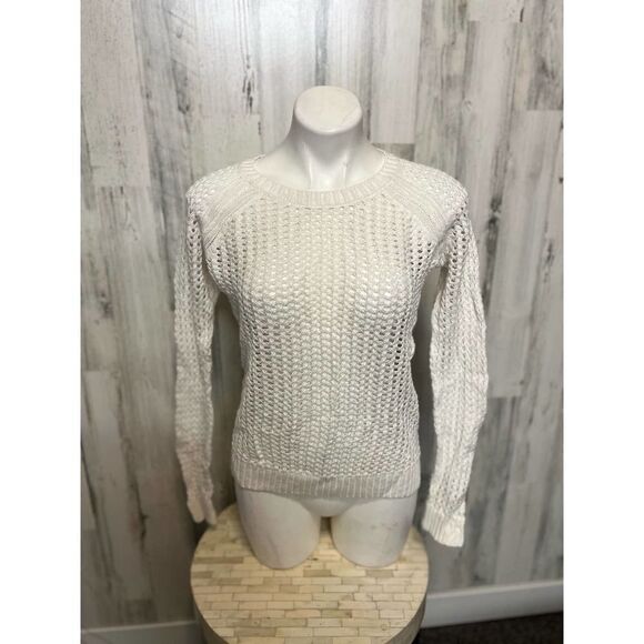White winter sweater - Picture 1 of 6